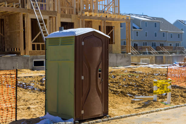 Best Porta potty delivery and setup  in Holbrook, NY